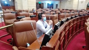 Algunos congresistas de la oposición  siguen asistiendo al salón de sesiones de la Cámara, aunque esto fue prohibido días atrás. Archivo Colprensa