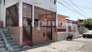 El cuerpo de josé luis puerto medina quedó tendido bocabajo. Fueron tres los tiros que le propinó el agresor. 
 La Opinión