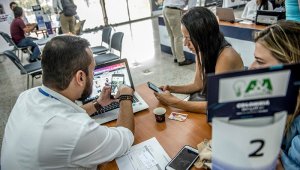 La Cámara Colombiana de Comercio Electrónico lanzará una plataforma para que las mipymes de diferentes
sectores económicos tengan fácil acceso a estas herramientas digitales. Archivo / La Opinión