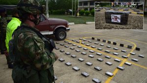 La droga era transportada en una camioneta que los presuntos narcotraficantes abandonaron. Cortesía Ejército