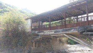 Puente Real requiere de la pronta intervención por parte del Ministerio de Cultura, la Gobernación y la Alcaldía para evitar que se desplome o sea arrasado por el río Chitagá. La Opinión