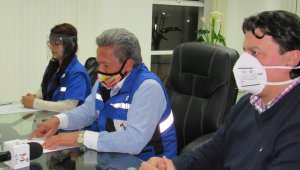 El alcalde Humberto Pisciotti (centro) y el secretario de Gobierno, Óscar Bernal, anunciaron sanciones a los infractores. Roberto Ospino