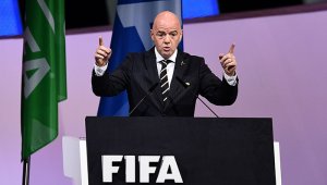 Gianni Infantino  será investigado por una supuesta colusión con el responsable saliente de la justicia suiza Michael Laubel, ente a cargo de investigar el FIFAgate.  Archivo / La Opinión