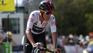 Ante las molestias de Egan Bernal, Ineos llamó a Richard Carapaz. AFP