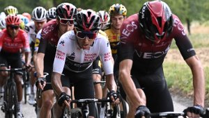El colombiano Egan Bernal volverá a apuntar al maillot amarillo en Francia. AFP