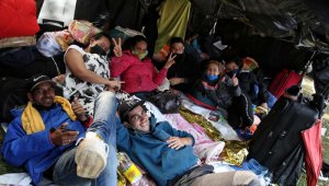 Dos toneladas y media de alimentos (panela, arroz, pastas, jugos, harina de maíz, sal y granos) para que sean distribuidos entre los migrantes. Archivo / La Opinión