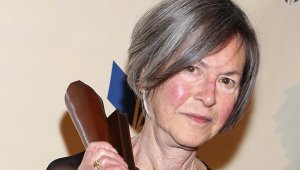 Louise Glück es considerada una de las más grandes voces de la poesía estadounidense.  AFP
