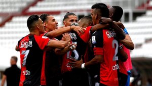 Los motilones celebraron el gol en Manizales. Dimayor