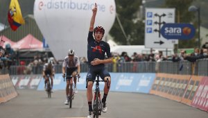 El ganador de la etapa, Geoghegan Hart. AFP