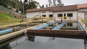 Las fugas contribuyen a que la presión no sea suficiente para surtir los hogares. Cortesía