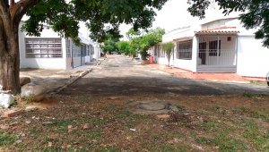 Los vecinos del sector auxiliaron a Christian Santos, de 30 años, y posteriormente la Policía la trasladó a la Unidad Básica de La Libertad, donde murió. La Opinión