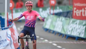 Hugh Carthy, el ciclista británico ganador de la etapa 12 al servicio del Education First. AFP