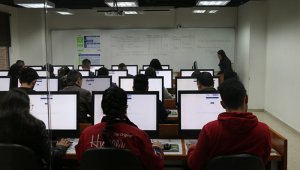 La prueba Saber Pro está dirigida a todos aquellos estudiantes de carreras profesionales, que ya hayan cursado y aprobado más del 75% de su programa académico. Colprensa