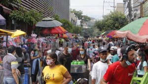 Esta escena se vivió ayer en la avenida sexta del centro de Cúcuta. Alfredo Estévez