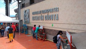 Mediante medidas estrictas y protocolos de bioseguridad, la Terminal de Transporte controla el flujo de pasajeros.  Cortesía