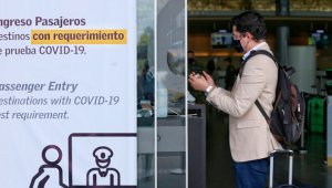 Los pasajeros tendrán que informar a Migración si desean hacerse la prueba PCR a su llegada a Colombia. Colprensa