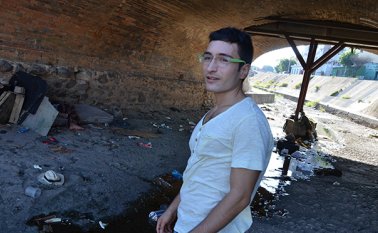 Juan Diego Aguirre Gómez es estudiante de comunicación social y se ha especializado en mostrar la crudeza de los adictos a las drogas y el drama que se teje cuando un ser humano se deja atrapar por este mundo. (Foto cortesía / La Opinión)