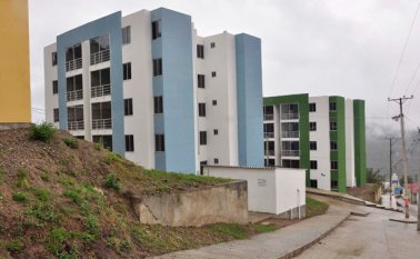 Los programas sociales del Gobierno nacional y las facilidades que otorga la banca son factores que han motivado el crecimiento del crédito hipotecario. Foto archivo / La Opinión