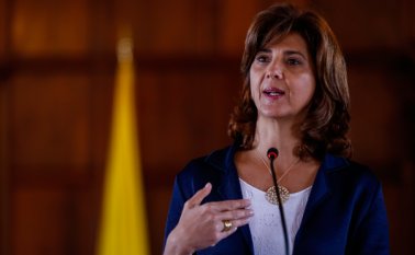 La canciller María Ángela Holguín tiene el interés de realizar un acuerdo de repatriación de los colombianos detenidos en la nación asiática. (Foto Colprensa)
