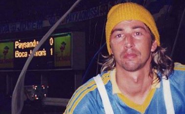 Este es el hinhca de Boca Juniors que arrojó la sustancia a los jugadores de River Plate.
Tomada de Internet