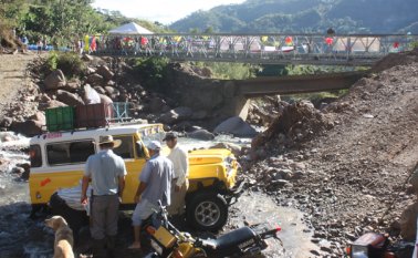 En Villa Caro, la construcción de este puente permitió la comunicación entre los habitantes. Cortesía