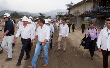 El vicepresidente y la ministra de Transporte Natalia Abello inauguraron el jueves la rehabilitación de la vía Panamericana. Magaly Rubio Magaly Rubio