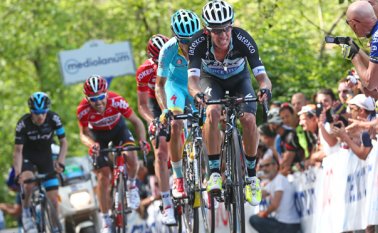 El recorrido del día tenía como principal atractivo el ascenso al Colle delle Finestre. Colprensa