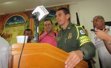 El coronel Eiver Alonso Moreno fue el único de los convocados al control político que acudió ayer al Concejo. Dijo que hace lo que puede con lo poco que tiene. Orlando Carvajal