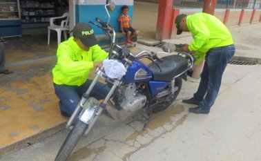 Se marcan 30 partes de las motocicletas para poner en marcha este sistema de identificación. Daicy Echeverry