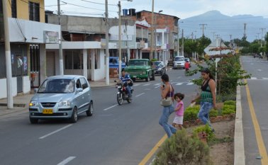 Constantemente la avenida 17 es utilizada por los motociclistas para hacer piques. Rodrigo Sandoval