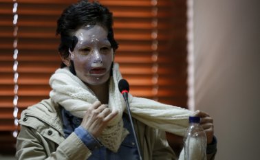 Finalmente, la diligencia judicial fue aplazada para el próximo martes, debido a que Natalia Ponce registró un choque emocional al recordar el día trágico durante su relato. La joven aseguró que no tiene ningún tipo de parentesco o relación de amistad con el acusado. Colprensa