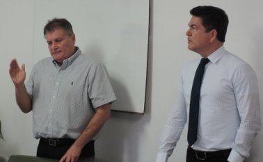 El director de Imsalud, Hernando Mora, junto al director del IDS, Javier Prieto. Orlando Carvajal