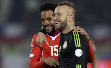 Chile y México dividieron puntos tras el empate en la segunda jornada de su grupo.
AP