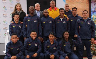 En la imagen, la deportista Jenny Álvarez, en la parte inferior derecha. Colprensa