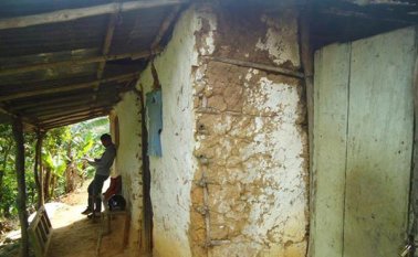 Este es el estado de las viviendas de los campesinos, construidas con barro y caña, la gran mayoría. Cortesía