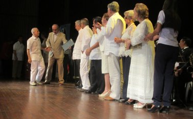 En el Teatro Zulima se llevó a cabo la ceremonia de imposición de condecoraciones a 30 ilustres cucuteños. Mario Caicedo
