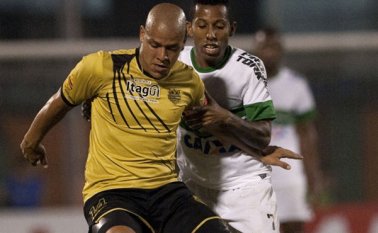 Gustavo Bolívar en su paso por Itagüí Fútbol Club. Archivo