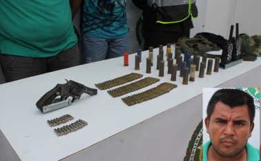Yovanny Rivera fue capturado junto a Andrés Carrillo el 29 de agosto de 2013, tras un allanamiento en el que la Policía encontró armas y municiones. Archivo