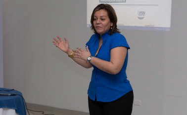 "Siempre he sido optimista y durante los 16 años de funcionamiento de ProEmpresas nos hemos reinventado varias veces para mantenernos vigentes. Somos de las pocas incubadoras de empresas en el país que ha logrado sobrevivir durante tanto tiempo, con recursos propios y siendo autogestionarios”, Mónica Fonseca Vigolla.
 Juan Pablo Cohen