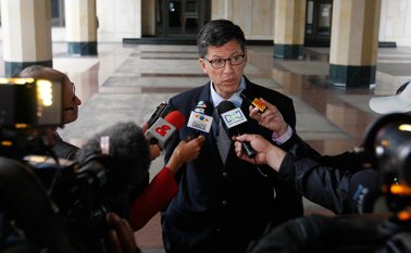 La situación de los opositores encarcelados Leopoldo López, Daniel Ceballos y Antonio Ledezma y de los medios venezolanos es la que más preocupa a los organismos internacionales, según José Manuel Vivanco de HRW.
AP