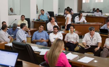 11 votos contra 8 fue la votación que se impuso para que no se diera segundo debate al proyecto. Juan Pablo Cohen