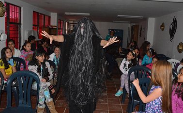 La formadora cultural, Carolina Camacho, personificó a ‘La Gritona’. Roberto Ospino