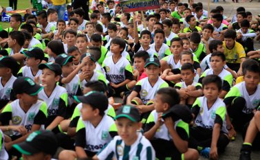 Con la participación de cerca de 3.400 niños, la escuela Quinta Oriental dio por inaugurado, ayer, el Binacional de Escuelas de Fútbol.  Juan Pablo Cohen