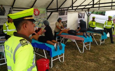 En salas de relajamiento muscular como estas, los conductores que viajan fuera de Cúcuta están recibiendo masajes para disminuir la fatiga. Orlando Carvajal