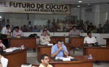 Los líderes comunales les preguntaron ayer a los concejales de Cúcuta cuál huella de ellos es la que llevará el futuro de la ciudad. Archivo