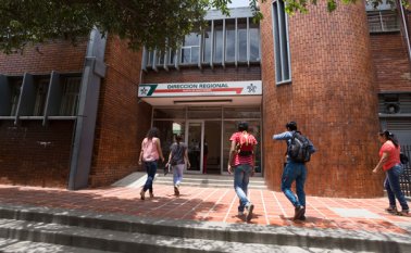 El 20% de los cupos que ofrece el Sena son asignados a exintegrantes de grupos armados, sin procesos de selección. Archivo