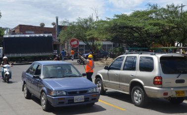 Sobre la avenida Kennedy y La Victoria se empezaron a reforzar los controles de tráfico vehicular para mejorar la movilidad en estos sectores. Rodrigo Sandoval