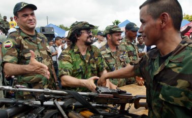 Los paramilitares del Bloque Catatumbo, al mando de Salvatore Mancuso, se desmovilizaron en diciembre de 2004 en Campo Dos (Tibú). Archivo