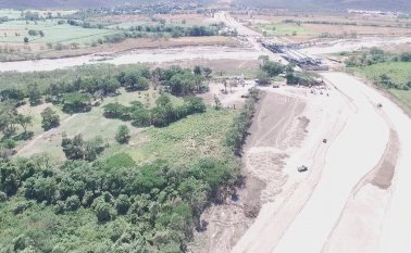 La toma aérea muestra los avances del proyecto para la construcción del puente internacional de Tienditas. Juan Pablo Bayona