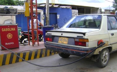 Las estaciones de servicio de Cúcuta han mermado sus ventas debido al diferencial cambiario, el aumento del contrabando y la apertura de bombas de gasolina en Venezuela a precios internacionales. Archivo